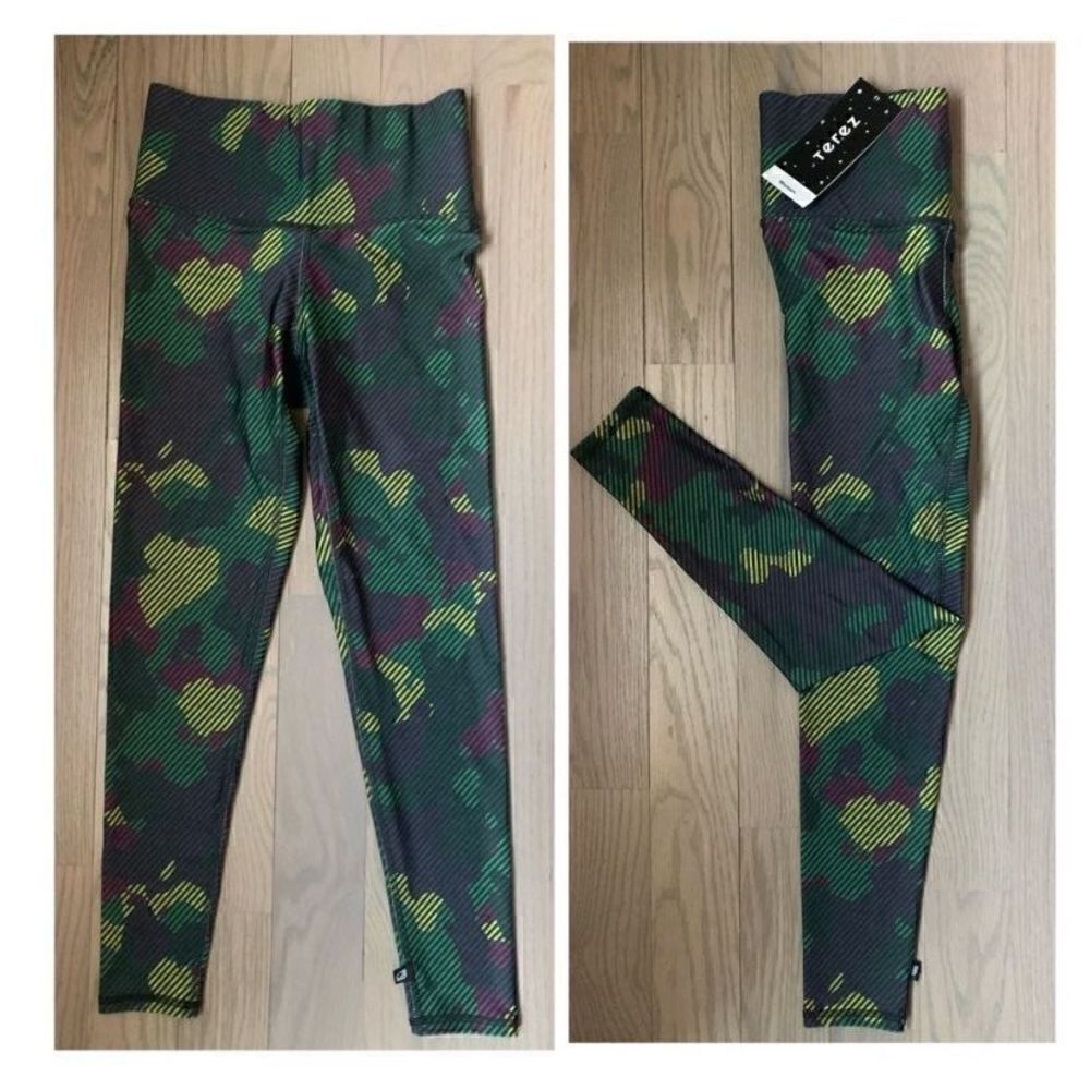 Terez Green Multi-colored camouflage leggings NWT